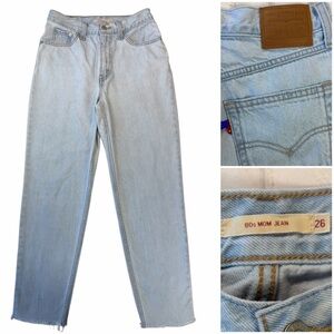 Levi's Light Blue High-Waisted 80’s Mom Jeans size 26